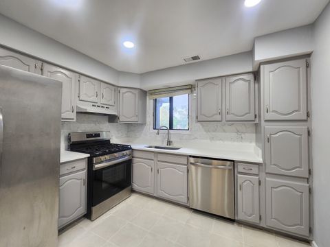 Tiny photo for 1044 Creekside Court #2B, Wheeling, IL 60090 (MLS # 12488051)