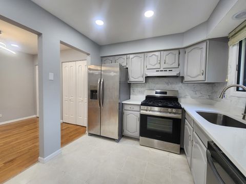 Tiny photo for 1044 Creekside Court #2B, Wheeling, IL 60090 (MLS # 12488051)