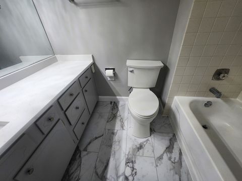 Tiny photo for 1044 Creekside Court #2B, Wheeling, IL 60090 (MLS # 12488051)