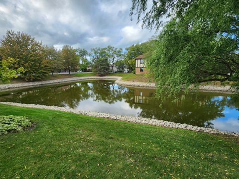 Tiny photo for 1044 Creekside Court #2B, Wheeling, IL 60090 (MLS # 12488051)