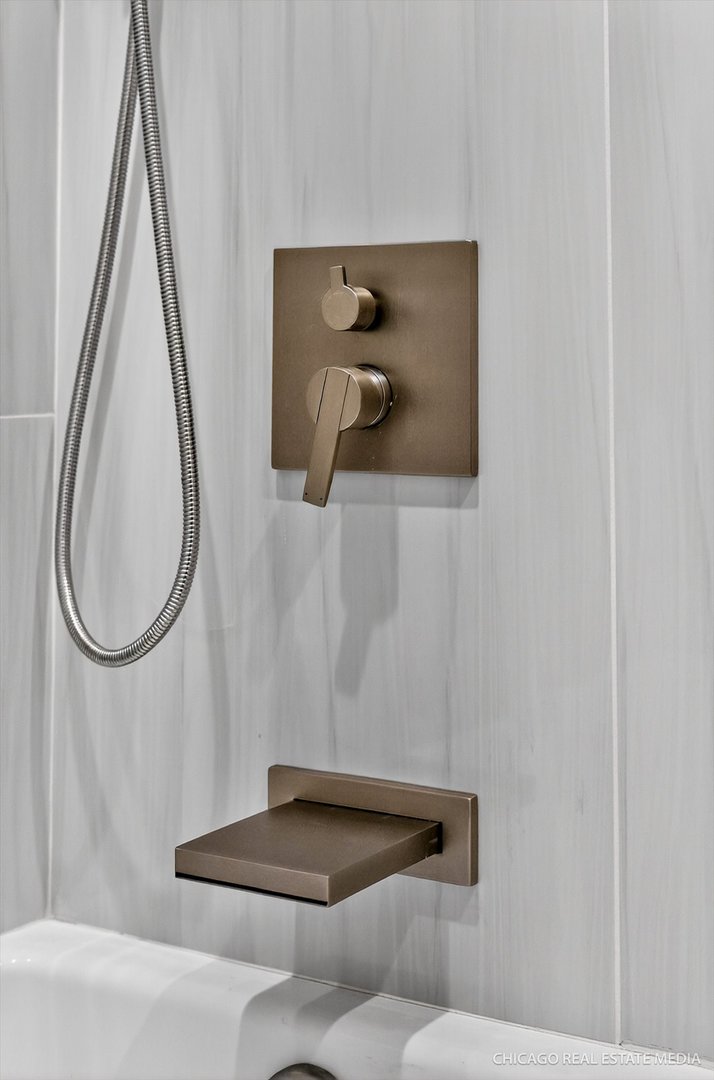 Downers Grove, Illinois 60516, United States, 4 Bedrooms Bedrooms, ,5 BathroomsBathrooms,Residential,Active,248400