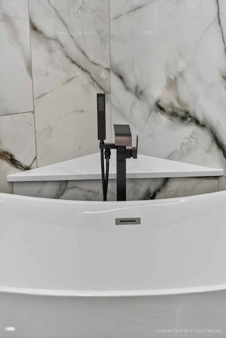 Downers Grove, Illinois 60516, United States, 4 Bedrooms Bedrooms, ,5 BathroomsBathrooms,Residential,Active,248400