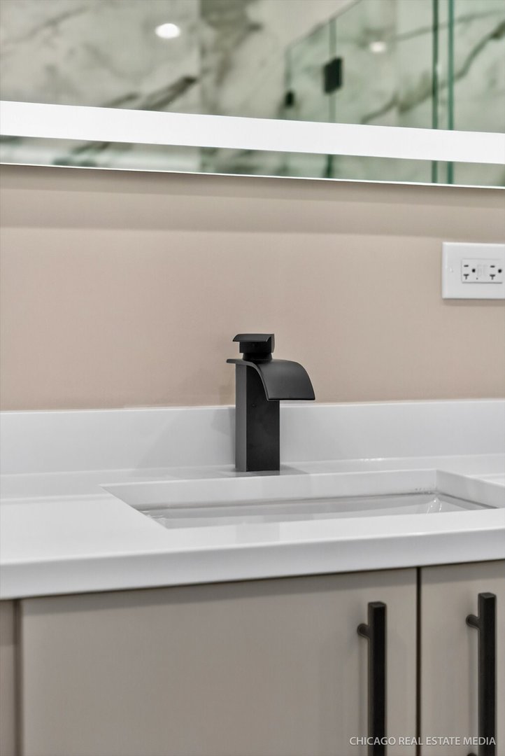 Downers Grove, Illinois 60516, United States, 4 Bedrooms Bedrooms, ,5 BathroomsBathrooms,Residential,Active,248400