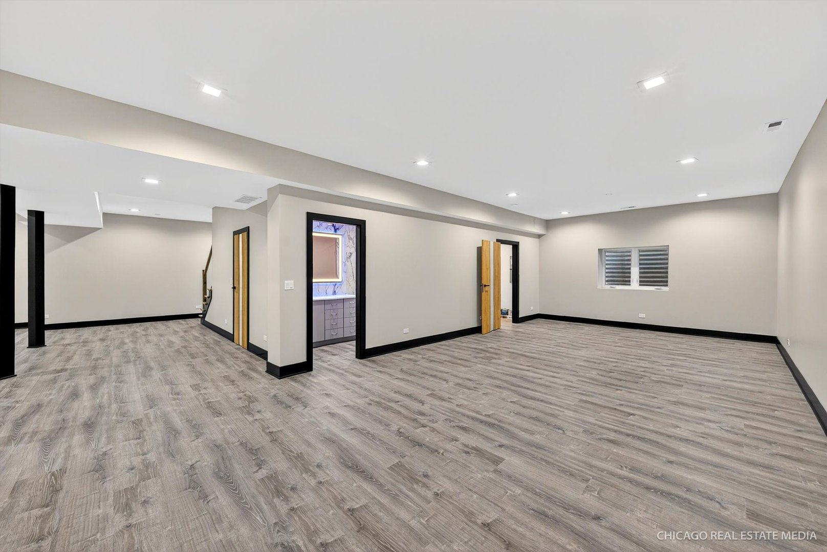 Downers Grove, Illinois 60516, United States, 4 Bedrooms Bedrooms, ,5 BathroomsBathrooms,Residential,Active,248400