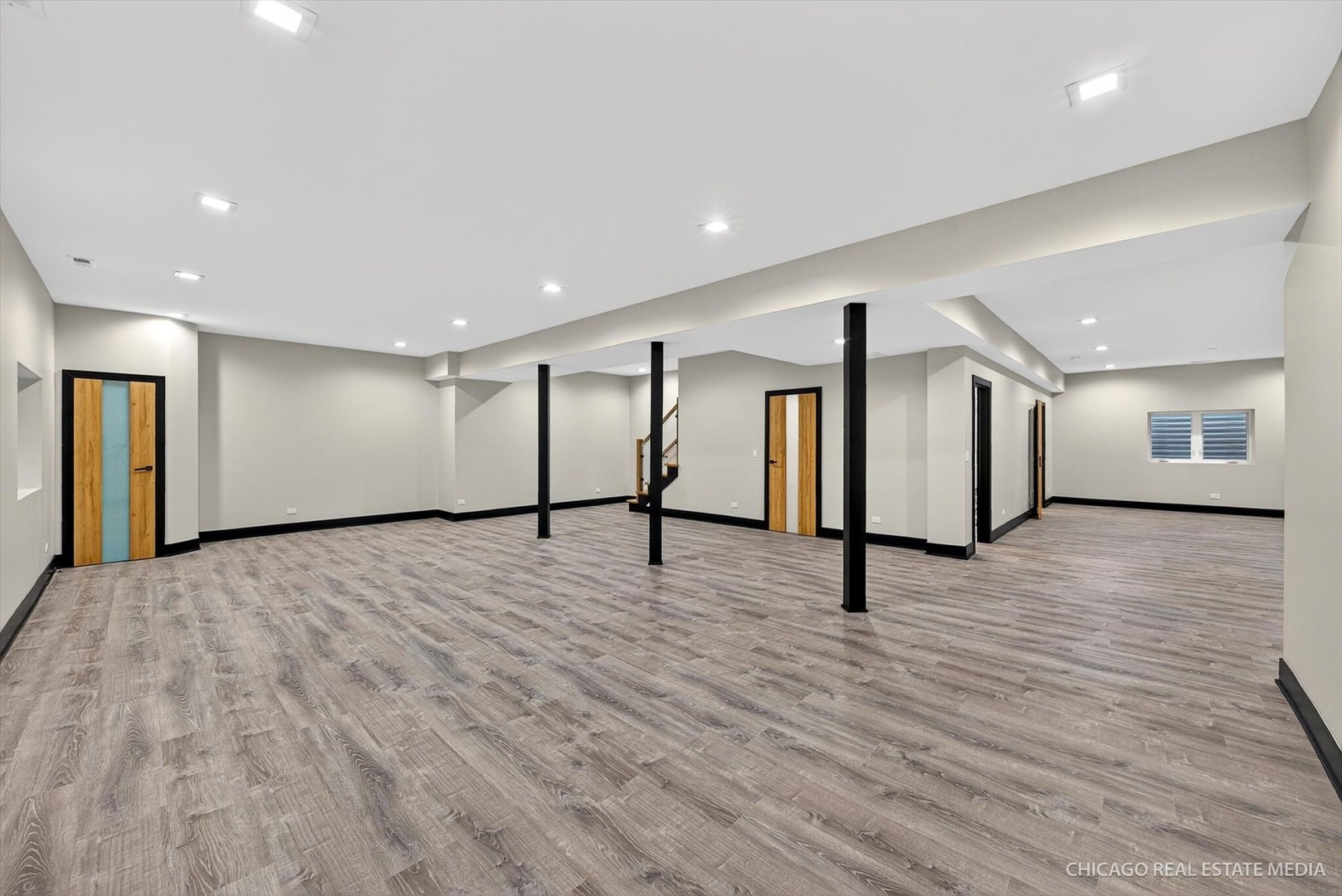 Downers Grove, Illinois 60516, United States, 4 Bedrooms Bedrooms, ,5 BathroomsBathrooms,Residential,Active,248400