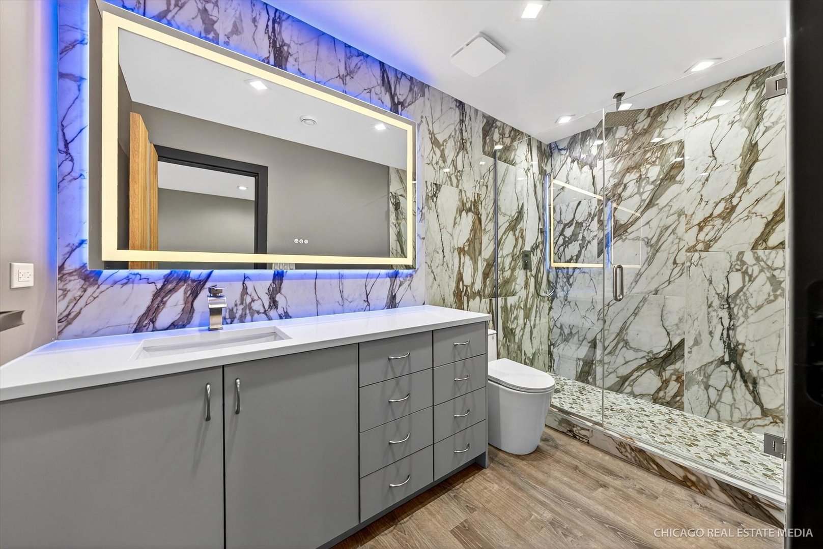 Downers Grove, Illinois 60516, United States, 4 Bedrooms Bedrooms, ,5 BathroomsBathrooms,Residential,Active,248400