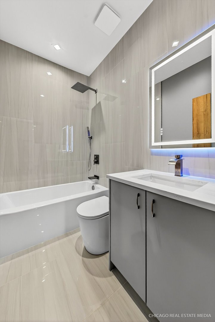 Downers Grove, Illinois 60516, United States, 4 Bedrooms Bedrooms, ,5 BathroomsBathrooms,Residential,Active,248400