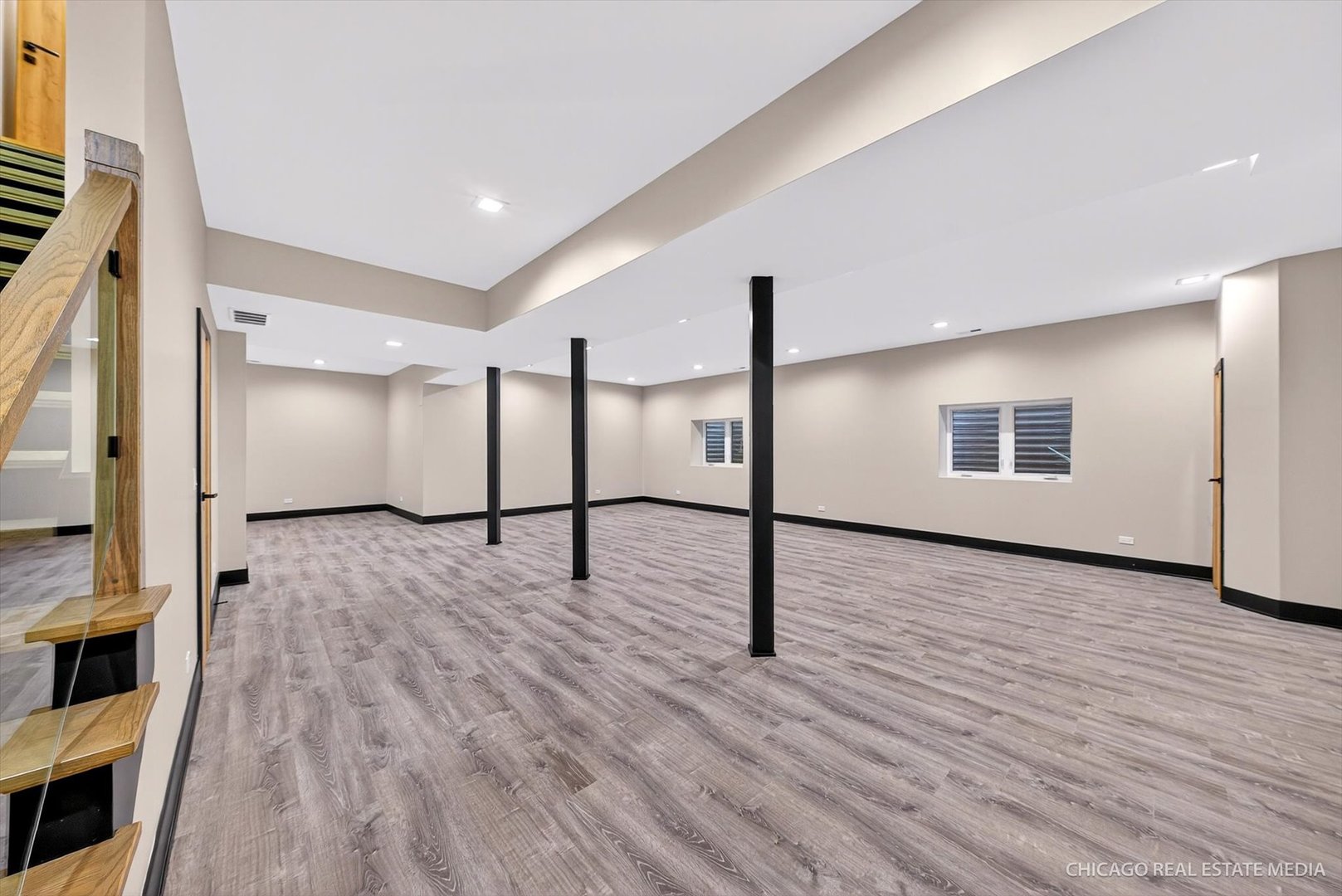 Downers Grove, Illinois 60516, United States, 4 Bedrooms Bedrooms, ,5 BathroomsBathrooms,Residential,Active,248400