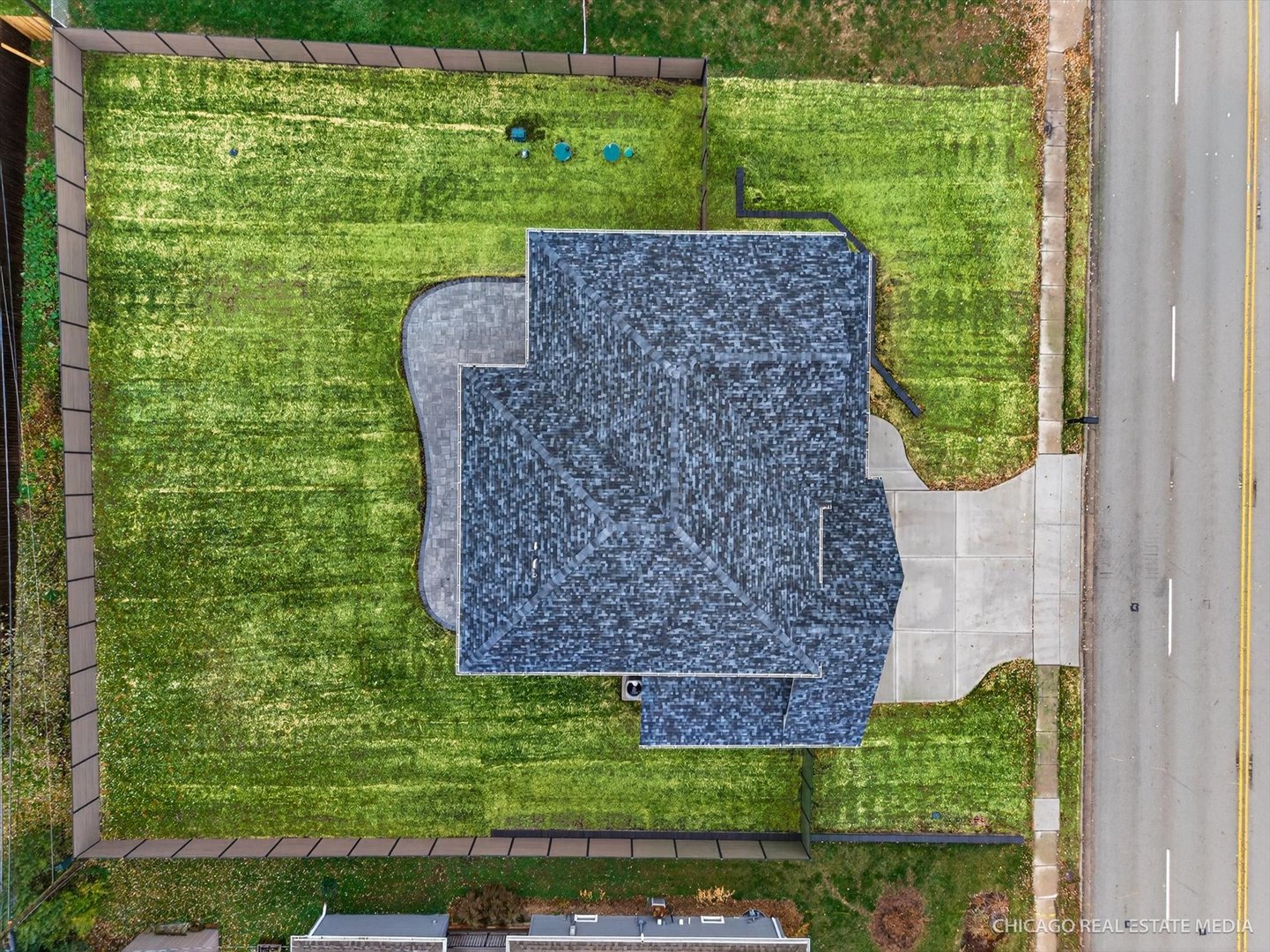 Downers Grove, Illinois 60516, United States, 4 Bedrooms Bedrooms, ,5 BathroomsBathrooms,Residential,Active,248400