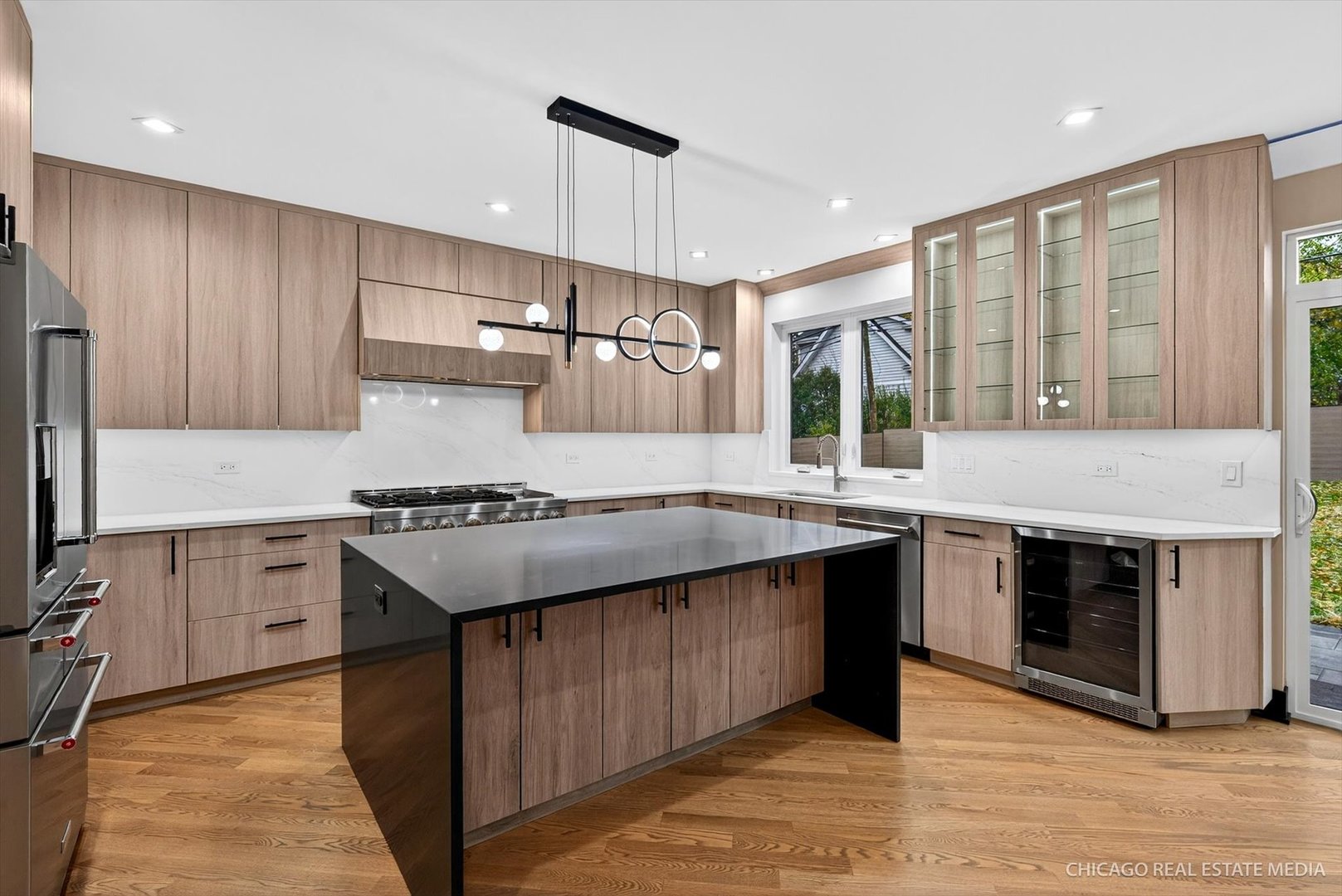 Downers Grove, Illinois 60516, United States, 4 Bedrooms Bedrooms, ,5 BathroomsBathrooms,Residential,Active,248400