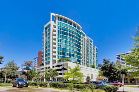 Photo of 1570 Elmwood Avenue #909, Evanston, IL 60201 (MLS # 12660184)