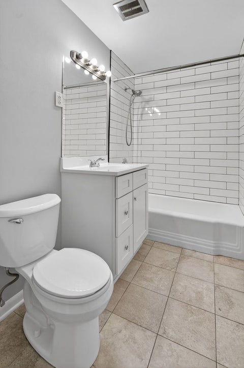 Tiny photo for 34 S Kensington Avenue #05, La Grange, IL 60525 (MLS # 12743419)