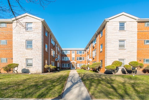 Photo of 34 S Kensington Avenue #05, La Grange, IL 60525 (MLS # 12743419)