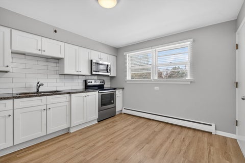 Tiny photo for 34 S Kensington Avenue #05, La Grange, IL 60525 (MLS # 12743419)