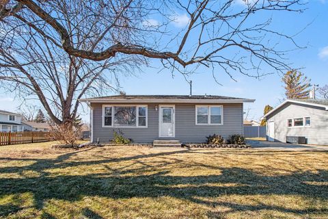 Photo of 604 WOODMOOR Drive, Round Lake Beach, IL 60073 (MLS # 12626707)