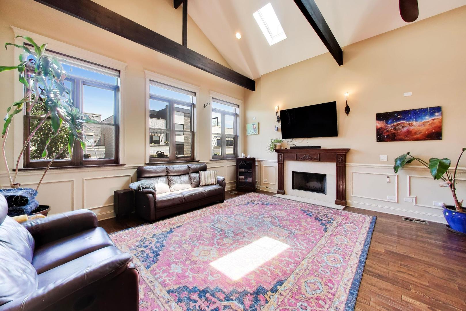 1339 W Walton Street 3