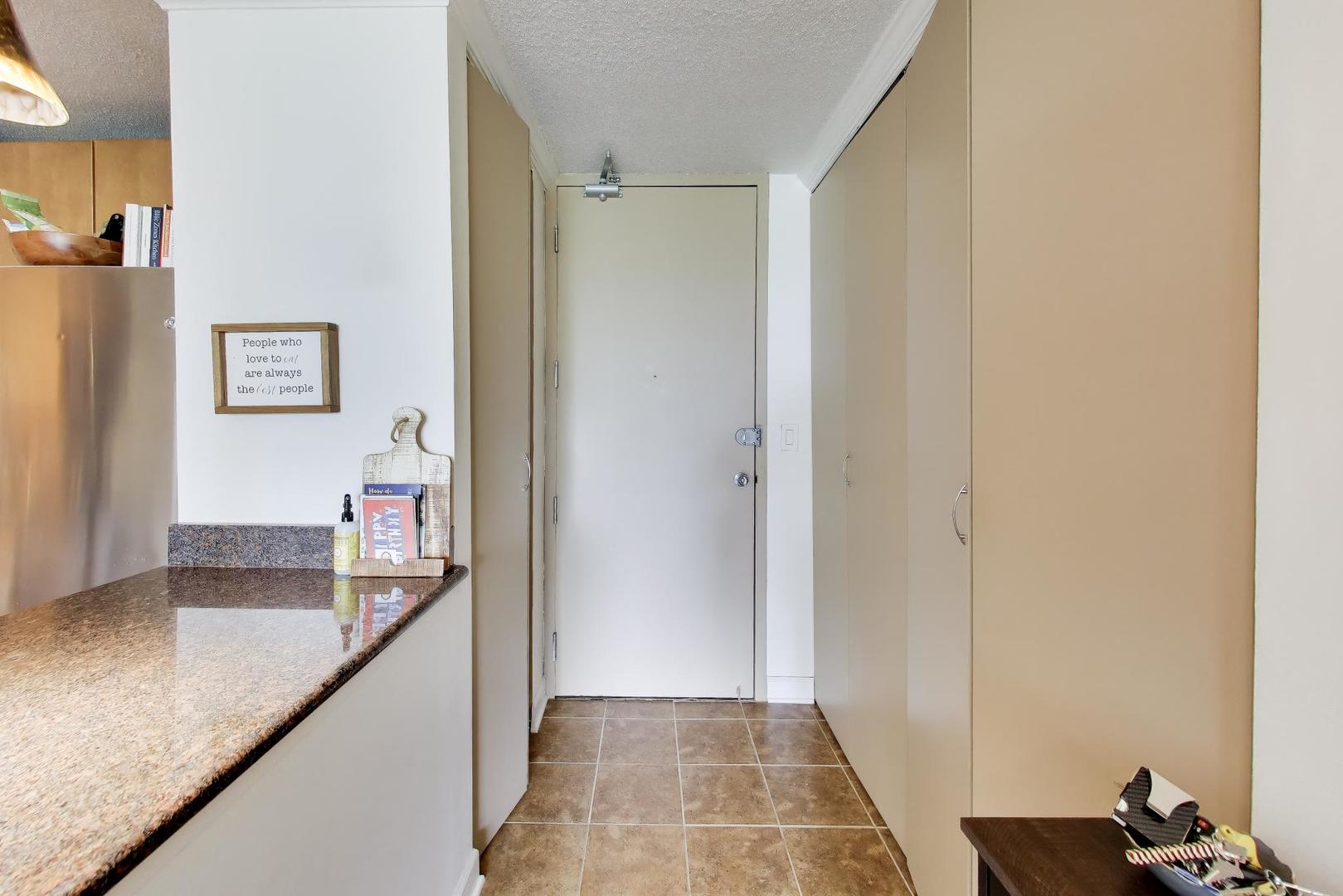 2728 N Hampden Court 501