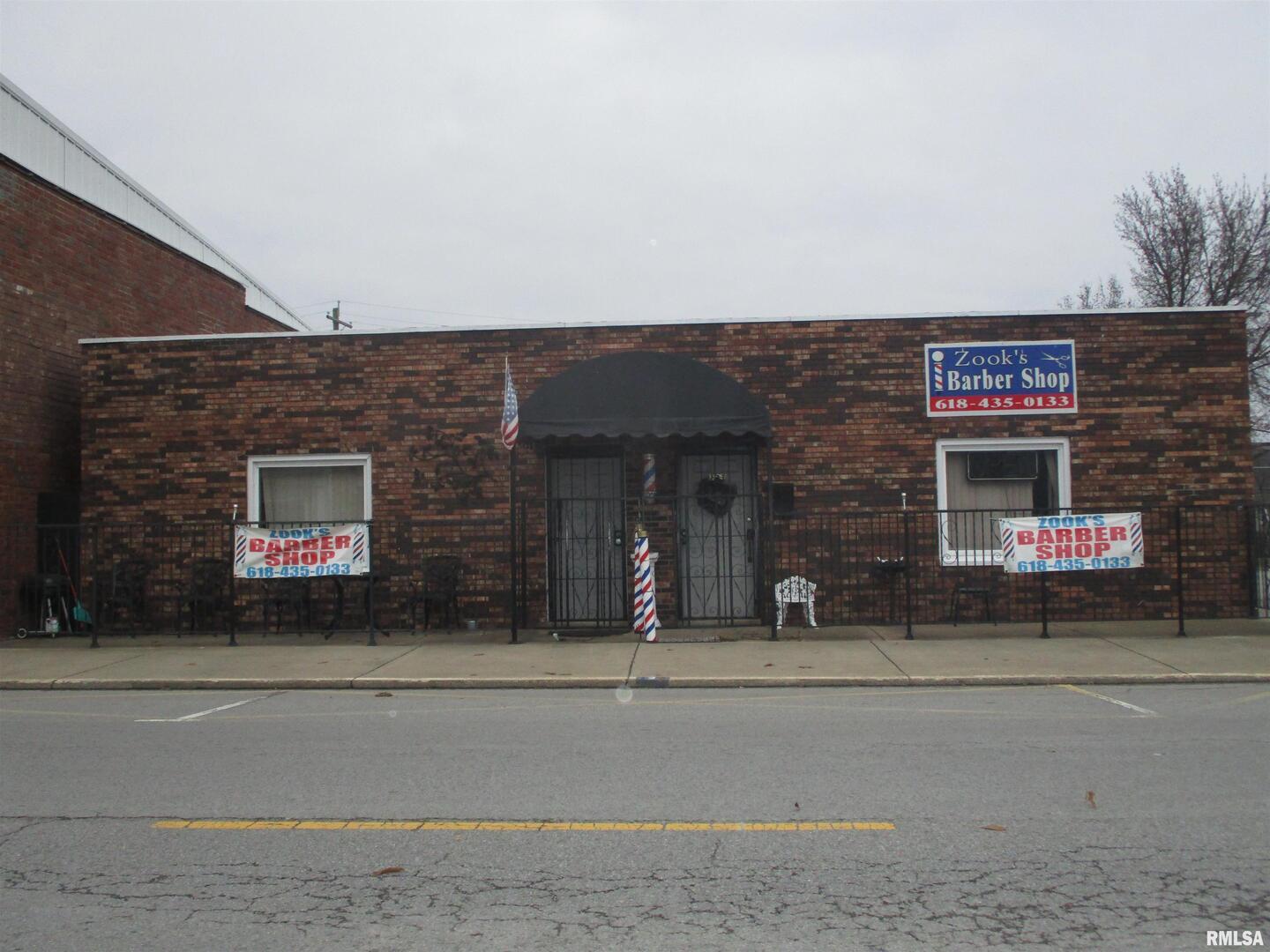 123 E MAIN Street