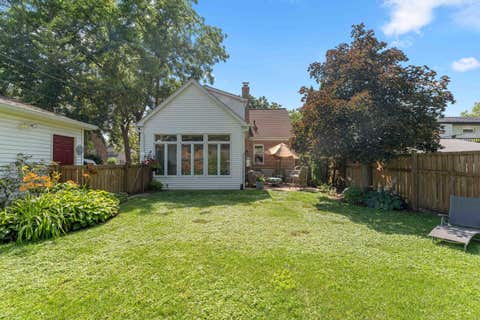 Tiny photo for 725 N County Line Road, Hinsdale, IL 60521 (MLS # 12690318)