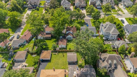 Tiny photo for 725 N County Line Road, Hinsdale, IL 60521 (MLS # 12690318)