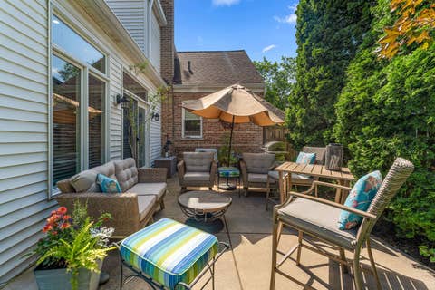 Tiny photo for 725 N County Line Road, Hinsdale, IL 60521 (MLS # 12690318)