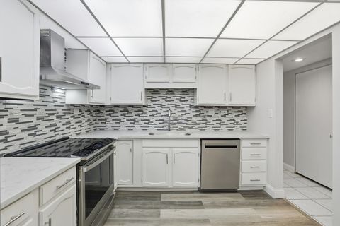 Tiny photo for 375 Plum Creek Drive #501, Wheeling, IL 60090 (MLS # 12559853)