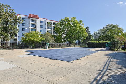 Tiny photo for 375 Plum Creek Drive #501, Wheeling, IL 60090 (MLS # 12559853)