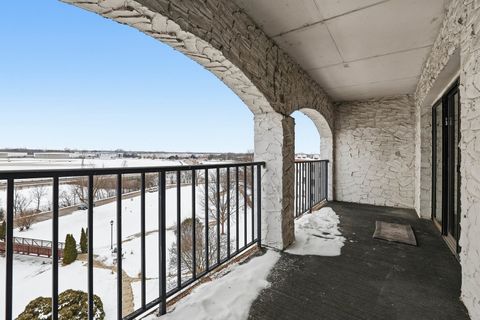 Tiny photo for 375 Plum Creek Drive #501, Wheeling, IL 60090 (MLS # 12559853)