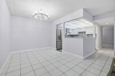 Tiny photo for 375 Plum Creek Drive #501, Wheeling, IL 60090 (MLS # 12559853)