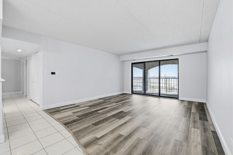 Tiny photo for 375 Plum Creek Drive #501, Wheeling, IL 60090 (MLS # 12559853)