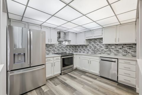 Tiny photo for 375 Plum Creek Drive #501, Wheeling, IL 60090 (MLS # 12559853)