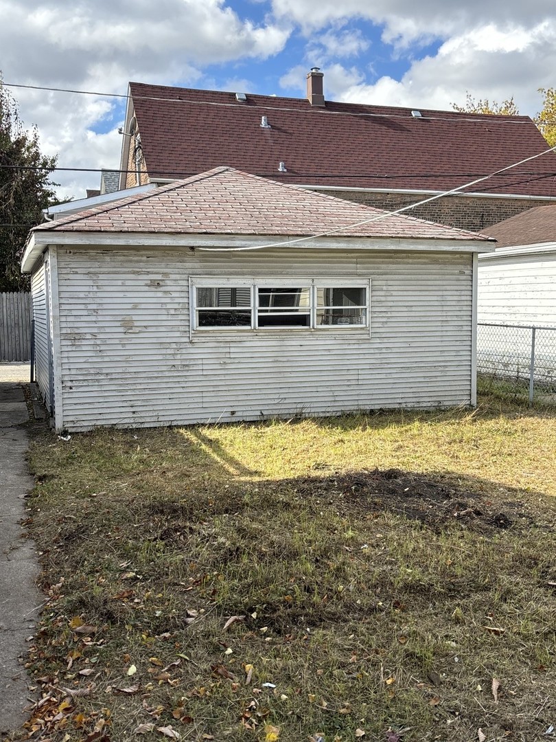 4038 S Albany Avenue