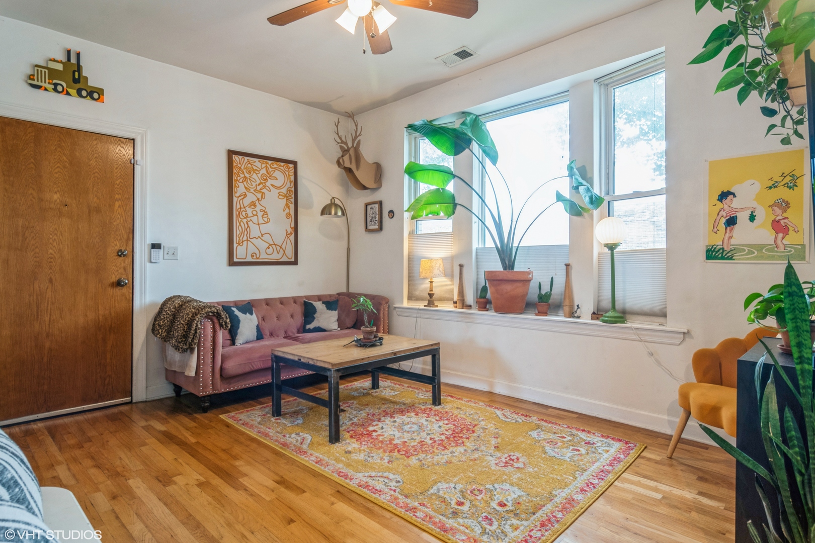 2405 N Hamlin Avenue 1N