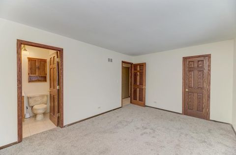 Tiny photo for 870 Longford Drive, Roselle, IL 60172 (MLS # 12509169)