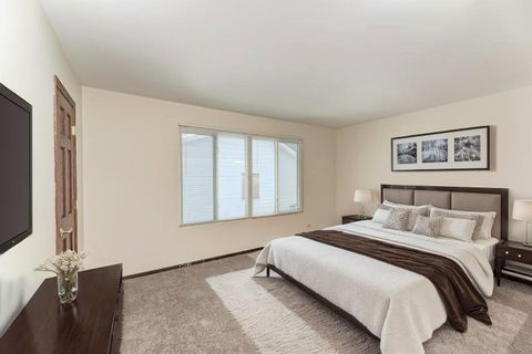 Tiny photo for 870 Longford Drive, Roselle, IL 60172 (MLS # 12509169)