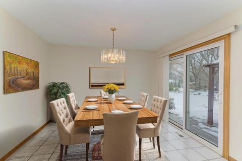 Tiny photo for 870 Longford Drive, Roselle, IL 60172 (MLS # 12509169)