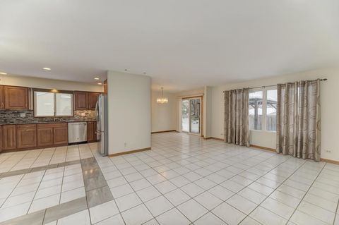 Tiny photo for 870 Longford Drive, Roselle, IL 60172 (MLS # 12509169)