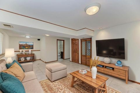 Tiny photo for 870 Longford Drive, Roselle, IL 60172 (MLS # 12509169)