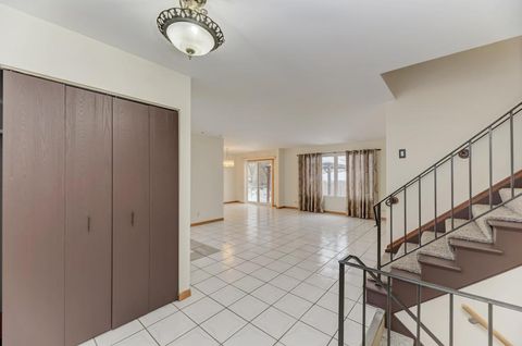 Tiny photo for 870 Longford Drive, Roselle, IL 60172 (MLS # 12509169)