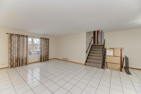 Tiny photo for 870 Longford Drive, Roselle, IL 60172 (MLS # 12509169)