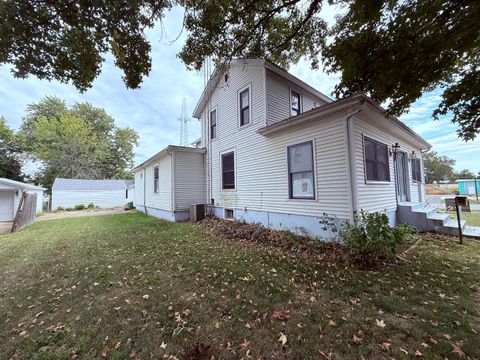 Tiny photo for 402 N Madison Street, Clinton, IL 61727 (MLS # 12466368)