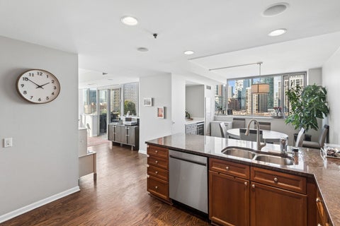 Tiny photo for 1515 S Prairie Avenue #914, Chicago, IL 60605 (MLS # 12653739)