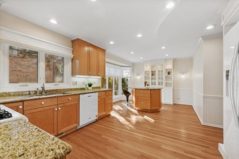 Tiny photo for 2 Tartan Lakes Circle, Westmont, IL 60559 (MLS # 12491691)