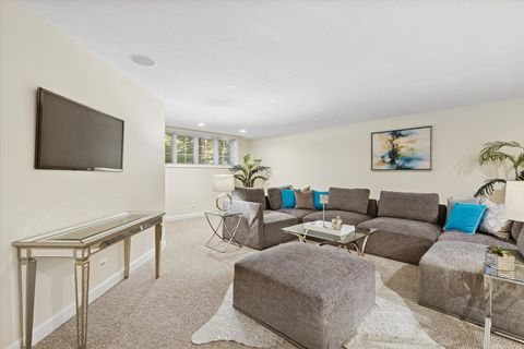 Tiny photo for 2 Tartan Lakes Circle, Westmont, IL 60559 (MLS # 12491691)