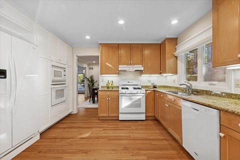 Tiny photo for 2 Tartan Lakes Circle, Westmont, IL 60559 (MLS # 12491691)