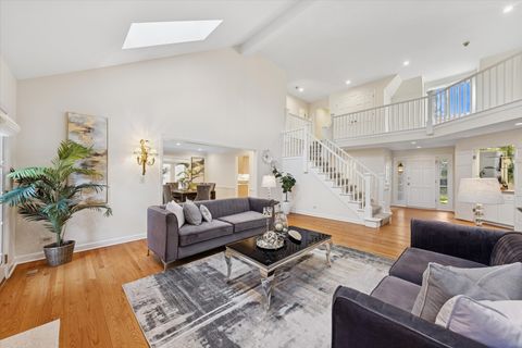 Tiny photo for 2 Tartan Lakes Circle, Westmont, IL 60559 (MLS # 12491691)