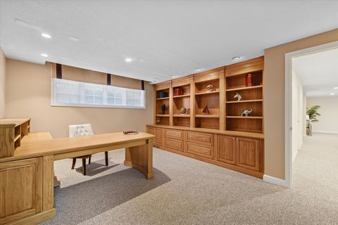 Tiny photo for 2 Tartan Lakes Circle, Westmont, IL 60559 (MLS # 12491691)