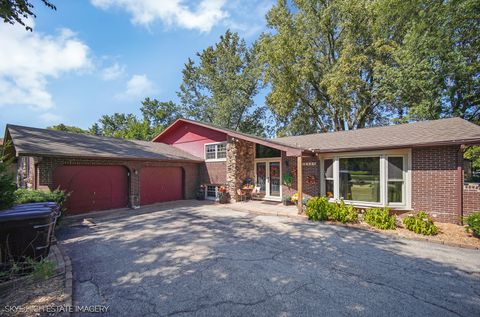 Photo of 13420 Florence Road, Mokena, IL 60448 (MLS # 12470910)