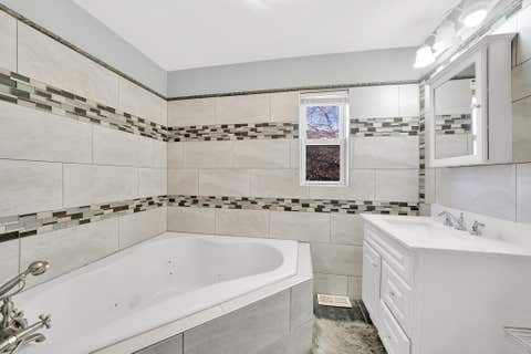 Tiny photo for 9436 S Spaulding Avenue, Evergreen Park, IL 60805 (MLS # 12673558)