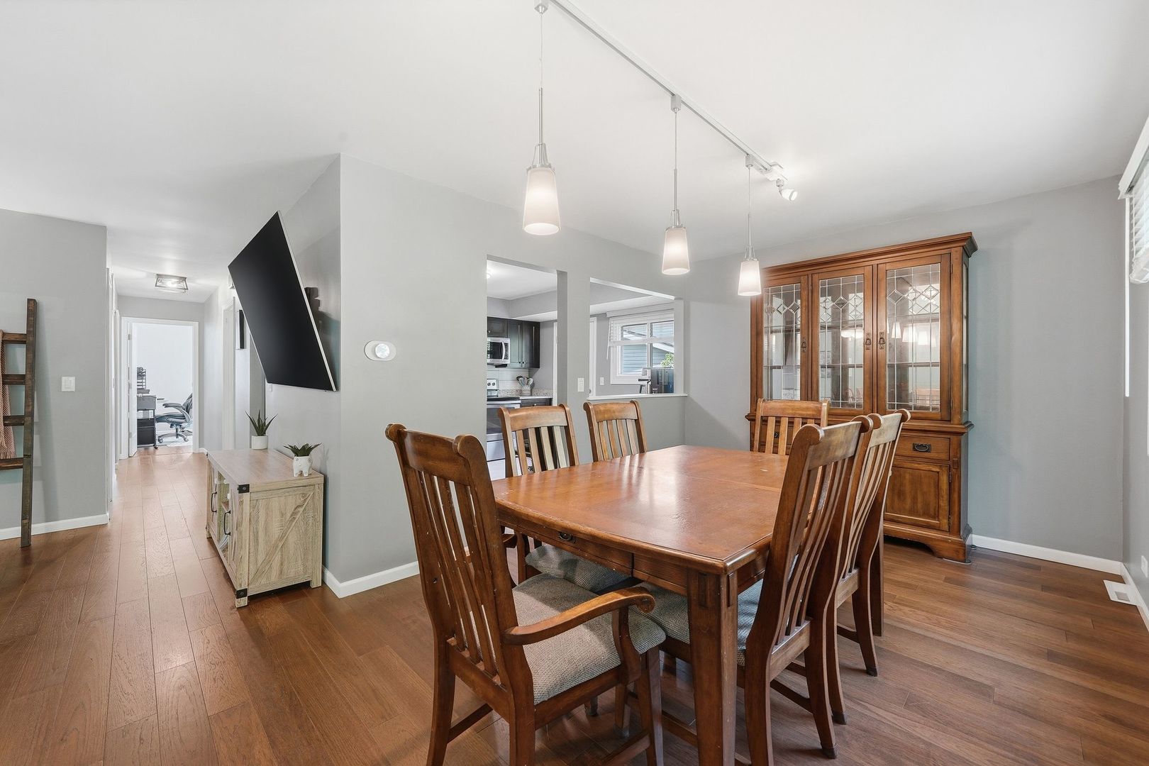 Properties 4 602 N ASHBURY Avenue